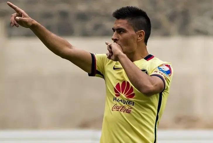 Paolo Göltz con el Club América.