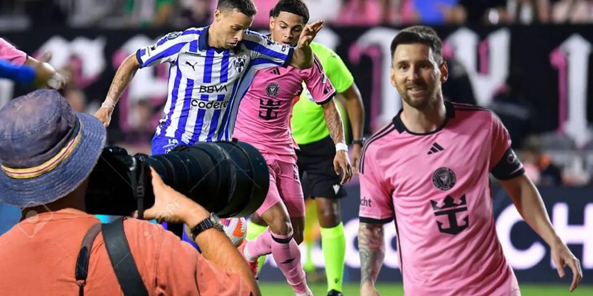 Algunos futbolistas del Monterrey pagaron para que los inmortalicen junto al 10 en la cancha.