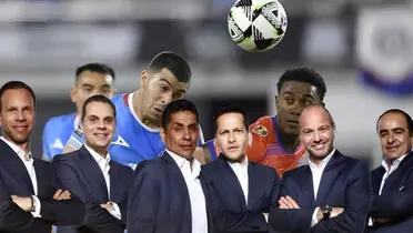 Analistas de TV Azteca y al fondo jugadores de Cruz Azul y Mazatlán (Foto: Especial)