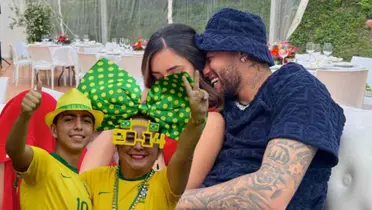 El jugador brasileño compartió en Instagram un video con quien lo acompaña ahora en Arabia.