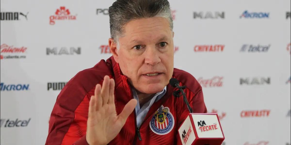 Ricardo Peláez en conferencia de prensa (Fuente: Chivas) 