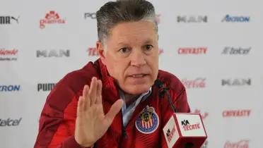 Ricardo Peláez en conferencia de prensa (Fuente: Chivas) 