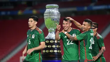 Trofeo de la Copa América y jugadores del Tri celebrando un gol | Foto: UnoTV