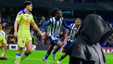 Andrés Micolta celebra el empate contra América en el Estadio Azteca| Foto: Club Pachuca