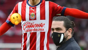 Camiseta de Chivas, emoji y Amaury Vergara/ Foto Fútbol Total.