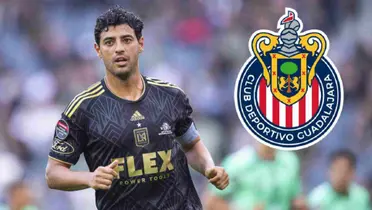 Carlos Vela con escudo de Chivas | Foto: Mediotiempo