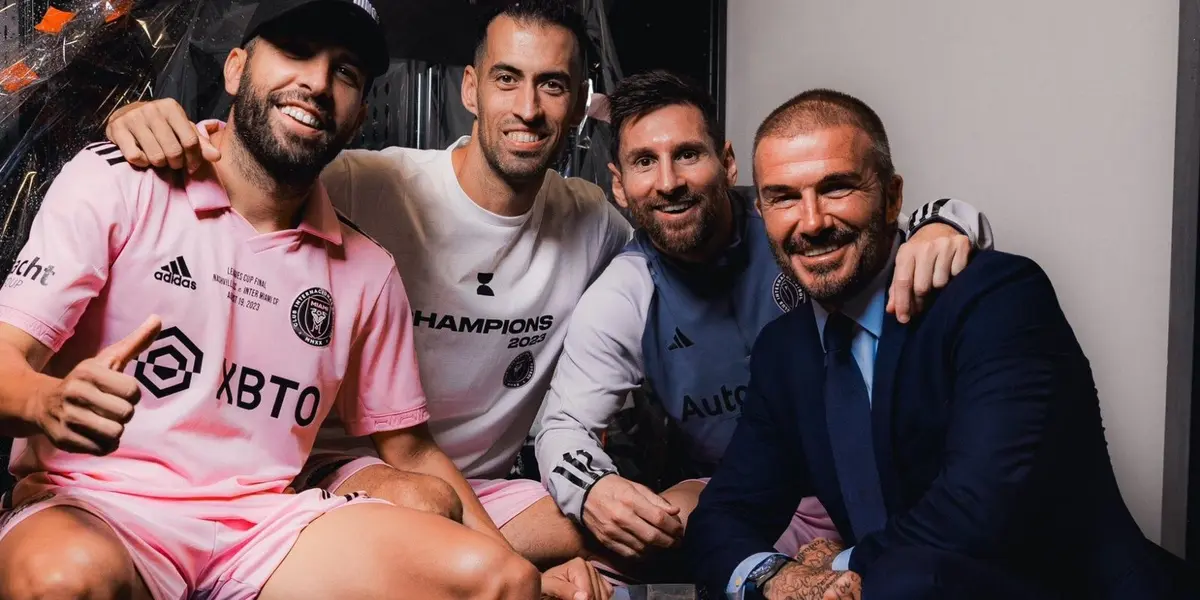 David Beckham junto a Lionel Messi, Jordi Alba y Sergio Busquets celebrando el titulo de Leagues Cup