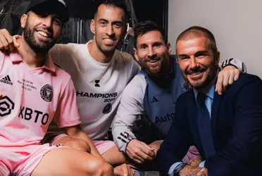 David Beckham junto a Lionel Messi, Jordi Alba y Sergio Busquets celebrando el titulo de Leagues Cup