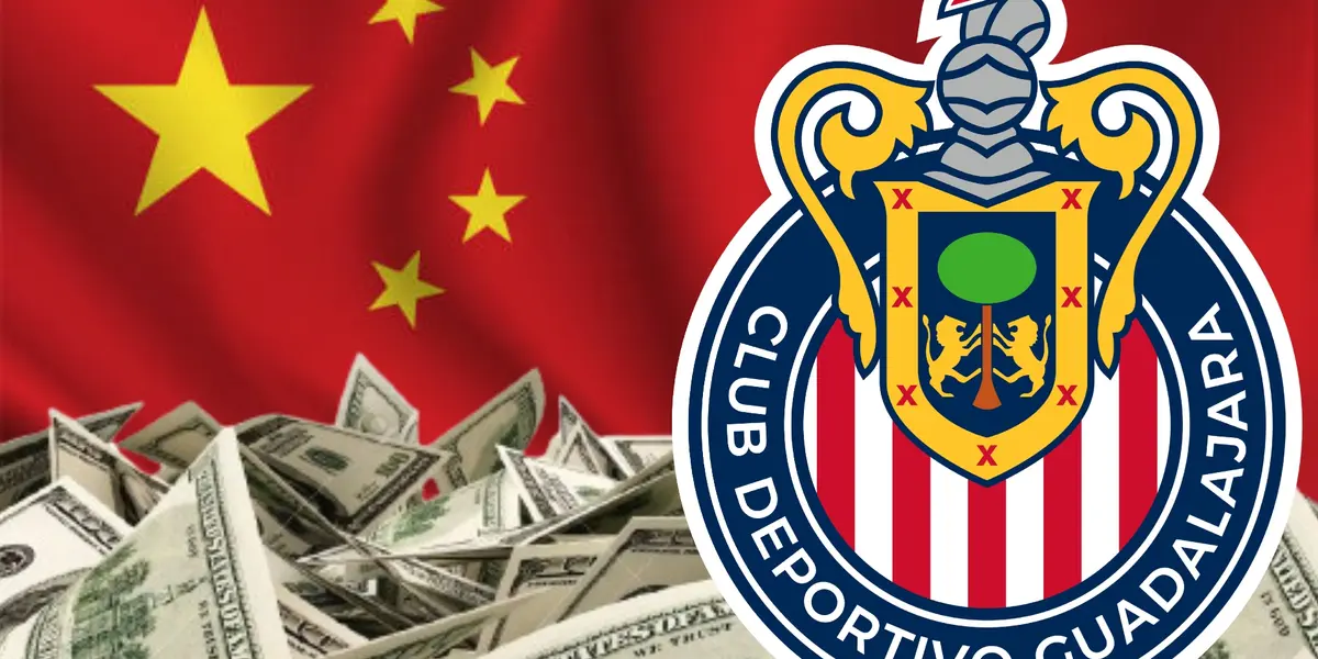  Dinero junto al escudo del equipo de Chivas /Foto: Marca