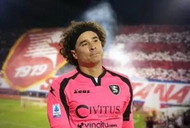 Guillermo Ochoa vive un mal momento con la Salernitana