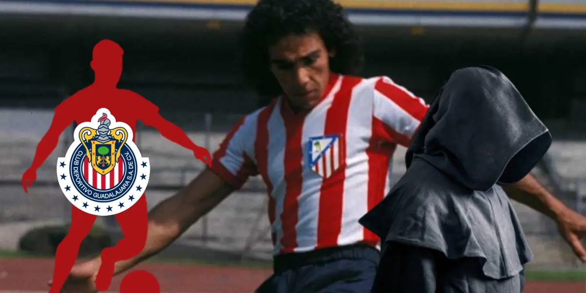 Hugo Sánchez en CU con el uniforme del Atlético de Madrid | Foto: Récord