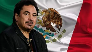 Hugo Sánchez y al fondo la bandera de México (Foto: GettyImages)