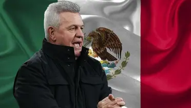 Javier Aguirre y al fondo la bandera de México (Foto: GettyImages)