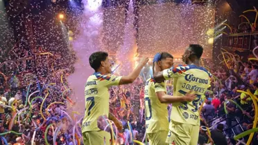 Jugadores de América celebran triunfo en el Estadio Azteca | Foto: Riviera Maya Blog