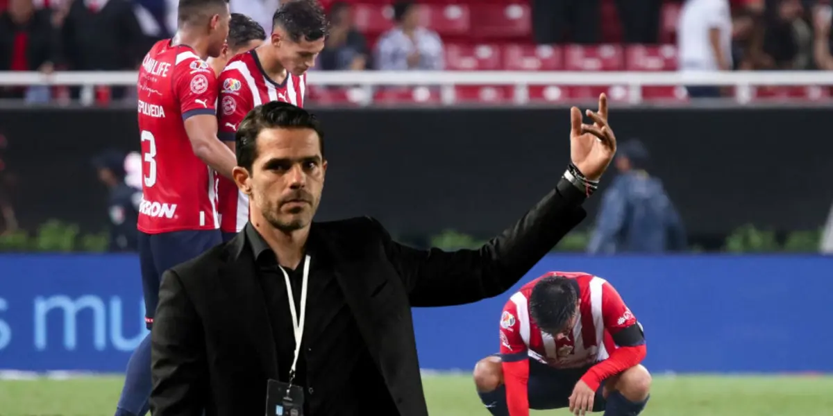 Jugadores de Chivas cabizbajos tras perder de locales y Fernando Gago | Foto: ADN 40