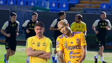 Jugadores de Tigres entrenando, Luis Quiñones y Veljko Paunovic/ Foto Esto.