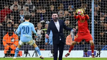 Lunin le ataja su penal a Bernardo y Jonathan Orozco| Foto: Clarín 