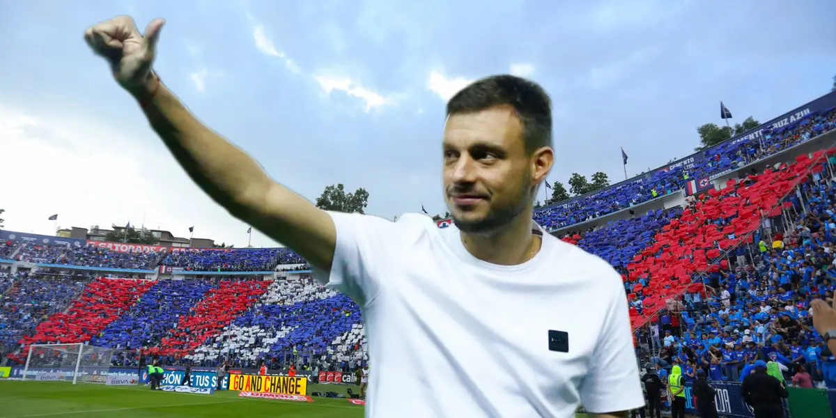 Martín Anselmi y al fondo la afición de Cruz Azul (Foto: GettyImages)