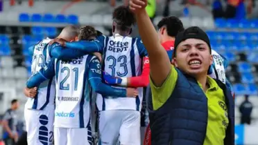 Pachuca en el partido vs Querétaro y aficionado del América | Foto: Imagen de Veracruz