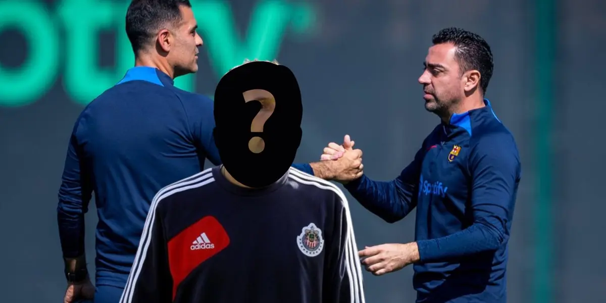 Rafa Márquez y Xavi Hernández se dan la mano, silueta de John van't Schip | Foto: Marca