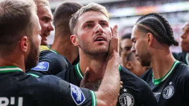 Santiago Giménez festejando con el Feyenoord (Foto: GettyImages)