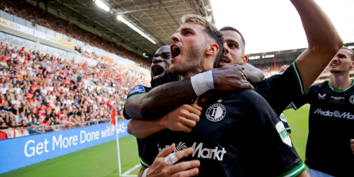 Santiago Giménez festejando un gol con el Feyenoord (Foto: GettyImages)