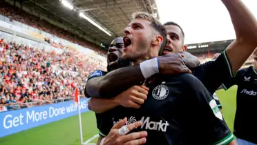 Santiago Giménez festejando un gol con el Feyenoord (Foto: GettyImages)