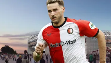 Santiago Giménez y al fondo el Estadio del Feyenoord (Foto: GettyImages)